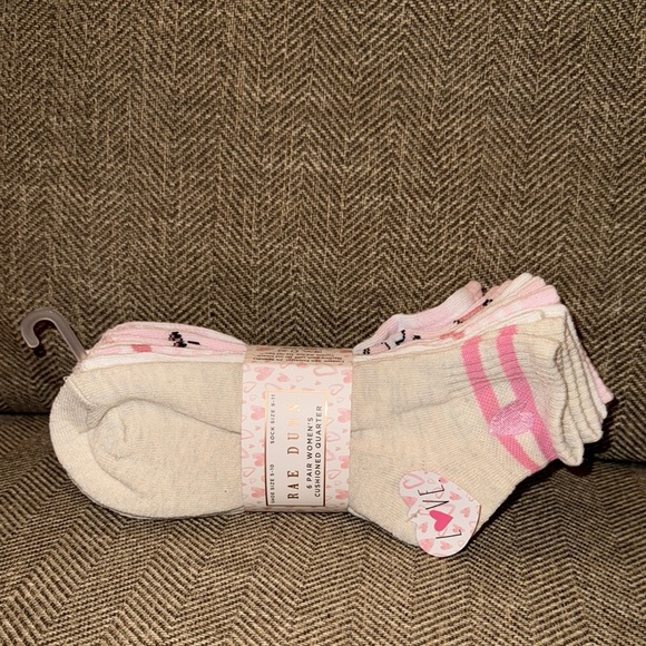 NWT Rae Dunn 6 Pair WMN’s Cushion Quarter Socks Valentine’s Day - Picture 1 of 11